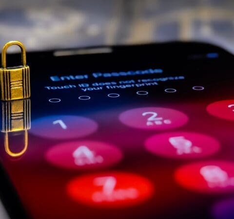 security-on-mobile-phone-K3PCKG3